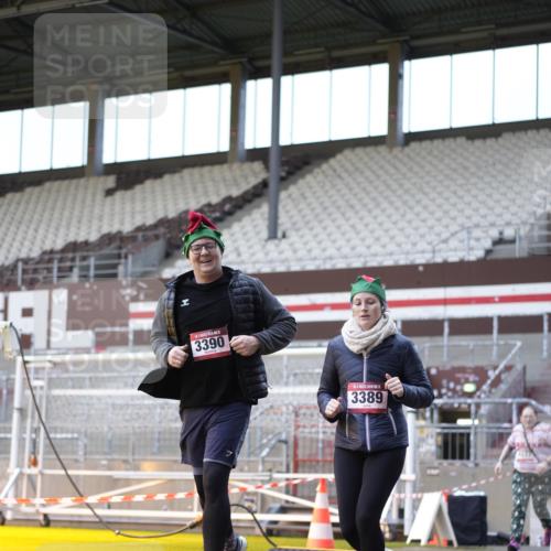 07.12.2025 - St. Pauli X-Mass-Run No. 15 Patografie http://msf.ph/oto/9391434 07.12.2025 10:34:28 Ziel 137, 578, 2212, 2639, 3389, 3390, 4316, 4317, 4336, 4337 meine-sportfotos.de