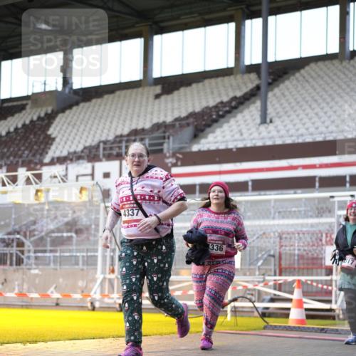 07.12.2025 - St. Pauli X-Mass-Run No. 15 Patografie http://msf.ph/oto/9391436 07.12.2025 10:34:30 Ziel 137, 578, 2212, 2639, 3389, 3390, 4316, 4317, 4336, 4337 meine-sportfotos.de