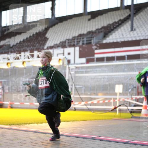 07.12.2025 - St. Pauli X-Mass-Run No. 15 Patografie http://msf.ph/oto/9391447 07.12.2025 10:34:42 Ziel 137, 493, 578, 3389, 3390, 4276, 4277, 4309, 4310, 4316, 4317, 4336, 4337 meine-sportfotos.de