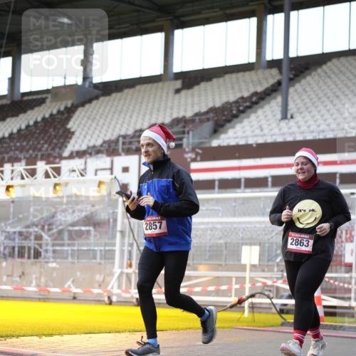 07.12.2025 - St. Pauli X-Mass-Run No. 15 Patografie http://msf.ph/oto/9391459 07.12.2025 10:35:05 Ziel 561, 2353, 2422, 2857, 2863, 4147, 4149, 4443, 4772, 4776, 4778, 4779 meine-sportfotos.de