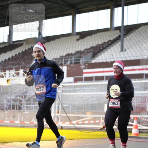 07.12.2025 - St. Pauli X-Mass-Run No. 15 Patografie http://msf.ph/oto/9391461 07.12.2025 10:35:06 Ziel 561, 2353, 2406, 2422, 2857, 2863, 4147, 4149, 4443, 4772, 4776, 4778, 4779 meine-sportfotos.de