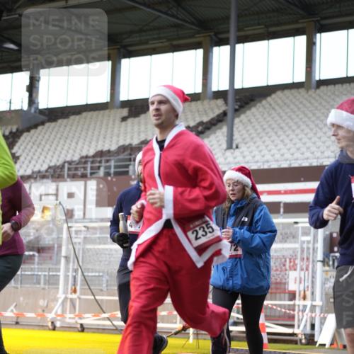07.12.2025 - St. Pauli X-Mass-Run No. 15 Patografie http://msf.ph/oto/9391467 07.12.2025 10:35:10 Ziel 561, 2353, 2406, 2422, 2857, 2863, 3224, 3721, 4147, 4149, 4443, 4772, 4776, 4778, 4779 meine-sportfotos.de