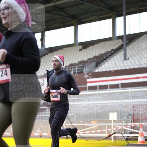 07.12.2025 - St. Pauli X-Mass-Run No. 15 Patografie http://msf.ph/oto/9391476 07.12.2025 10:35:16 Ziel 998, 1100, 1365, 2353, 2406, 2422, 2857, 2863, 3224, 3721, 4147, 4149, 4443, 4595, 4772, 4776, 4778, 4779 meine-sportfotos.de