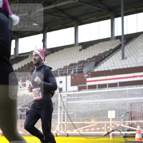 07.12.2025 - St. Pauli X-Mass-Run No. 15 Patografie http://msf.ph/oto/9391477 07.12.2025 10:35:16 Ziel 998, 1100, 1365, 2353, 2406, 2422, 2857, 2863, 3224, 3721, 4147, 4149, 4443, 4595, 4772, 4776, 4778, 4779 meine-sportfotos.de