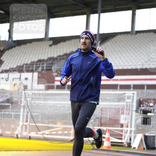 07.12.2025 - St. Pauli X-Mass-Run No. 15 Patografie http://msf.ph/oto/9391480 07.12.2025 10:35:33 Ziel 998, 1100, 1365, 1822 meine-sportfotos.de