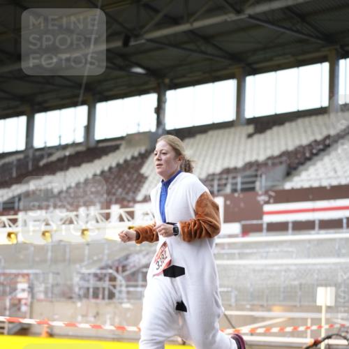 07.12.2025 - St. Pauli X-Mass-Run No. 15 Patografie http://msf.ph/oto/9391503 07.12.2025 10:36:30 Ziel 717, 2948, 3089, 3382, 4200, 4591, 4597, 4599 meine-sportfotos.de