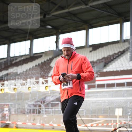 07.12.2025 - St. Pauli X-Mass-Run No. 15 Patografie http://msf.ph/oto/9391507 07.12.2025 10:36:31 Ziel 717, 833, 2948, 3089, 3382, 4200, 4591, 4597, 4599 meine-sportfotos.de