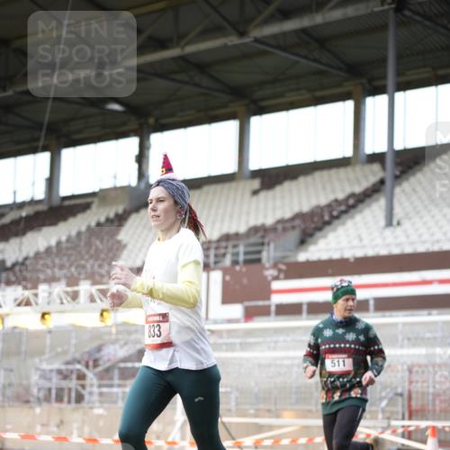 07.12.2025 - St. Pauli X-Mass-Run No. 15 Patografie http://msf.ph/oto/9391512 07.12.2025 10:36:36 Ziel 37, 511, 521, 665, 717, 833, 3089, 3382, 4200, 4591, 4597, 4599 meine-sportfotos.de
