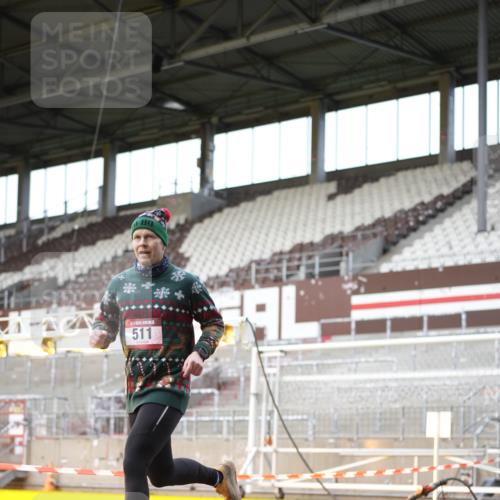 07.12.2025 - St. Pauli X-Mass-Run No. 15 Patografie http://msf.ph/oto/9391514 07.12.2025 10:36:37 Ziel 37, 511, 521, 665, 717, 833, 3382, 4200, 4591, 4597, 4599, 4691, 4693 meine-sportfotos.de