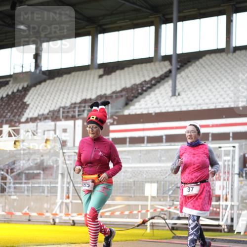07.12.2025 - St. Pauli X-Mass-Run No. 15 Patografie http://msf.ph/oto/9391518 07.12.2025 10:36:41 Ziel 37, 511, 521, 665, 717, 833, 2615, 3056, 3382, 4591, 4597, 4690, 4691, 4693 meine-sportfotos.de
