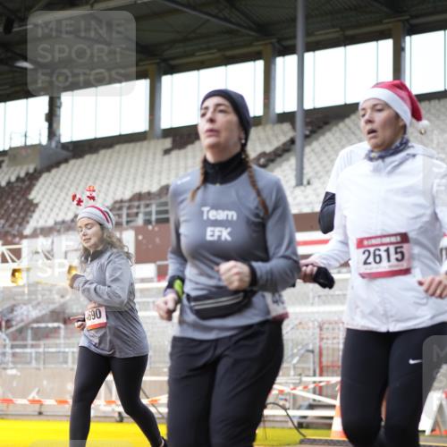 07.12.2025 - St. Pauli X-Mass-Run No. 15 Patografie http://msf.ph/oto/9391523 07.12.2025 10:36:44 Ziel 37, 511, 521, 665, 717, 833, 2615, 3056, 3263, 3382, 4597, 4690, 4691, 4693 meine-sportfotos.de