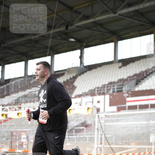 07.12.2025 - St. Pauli X-Mass-Run No. 15 Patografie http://msf.ph/oto/9391534 07.12.2025 10:37:05 Ziel 503, 2349, 2351, 3090, 4761 meine-sportfotos.de