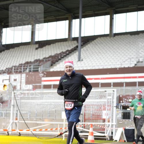 07.12.2025 - St. Pauli X-Mass-Run No. 15 Patografie http://msf.ph/oto/9391538 07.12.2025 10:37:44 Ziel 3069, 4872 meine-sportfotos.de