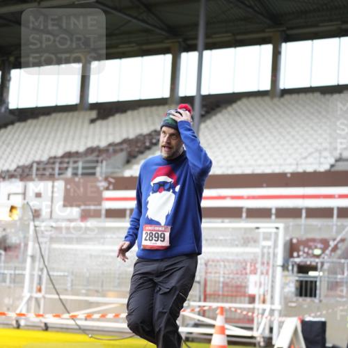 07.12.2025 - St. Pauli X-Mass-Run No. 15 Patografie http://msf.ph/oto/9391544 07.12.2025 10:37:52 Ziel 70, 2899, 3069, 4872 meine-sportfotos.de