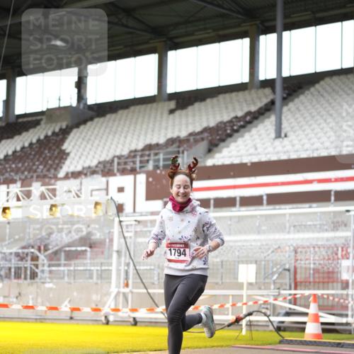 07.12.2025 - St. Pauli X-Mass-Run No. 15 Patografie http://msf.ph/oto/9391549 07.12.2025 10:38:08 Ziel 70, 1794 meine-sportfotos.de