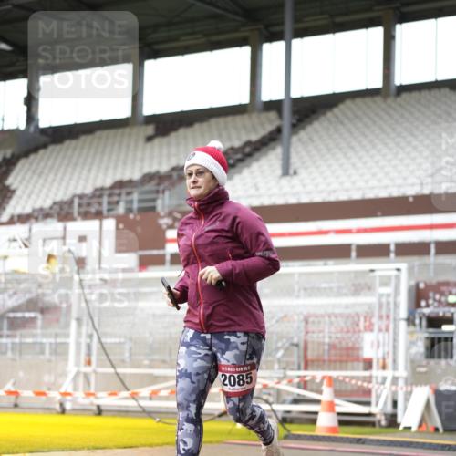 07.12.2025 - St. Pauli X-Mass-Run No. 15 Patografie http://msf.ph/oto/9391553 07.12.2025 10:38:29 Ziel 2078, 2085 meine-sportfotos.de