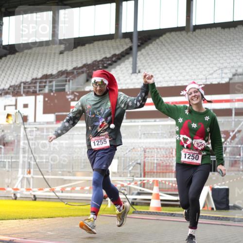 07.12.2025 - St. Pauli X-Mass-Run No. 15 Patografie http://msf.ph/oto/9391559 07.12.2025 10:38:41 Ziel 1250, 1255, 2078, 2085, 2943, 3058, 3061 meine-sportfotos.de