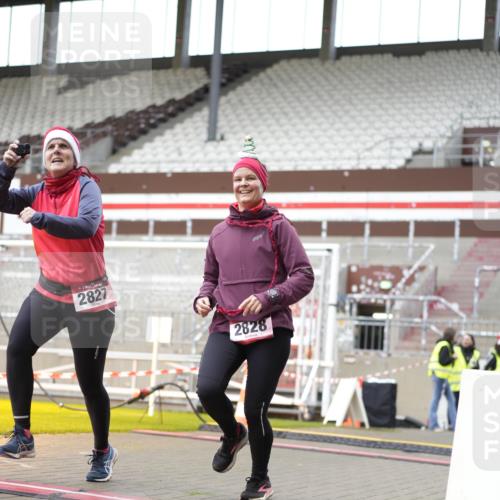 07.12.2025 - St. Pauli X-Mass-Run No. 15 Patografie http://msf.ph/oto/9391567 07.12.2025 10:38:56 Ziel 1250, 1255, 1417, 2827, 2828, 2943, 3061 meine-sportfotos.de