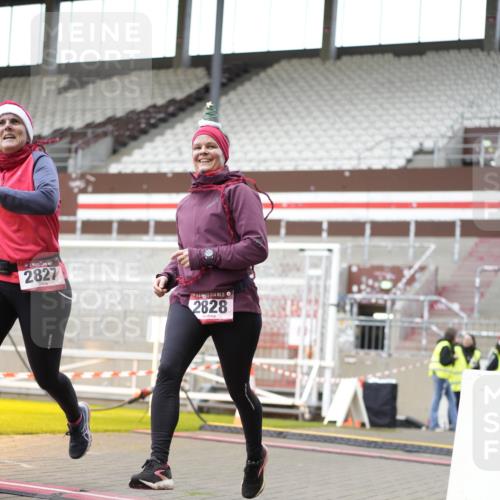 07.12.2025 - St. Pauli X-Mass-Run No. 15 Patografie http://msf.ph/oto/9391568 07.12.2025 10:38:56 Ziel 1250, 1255, 1417, 2827, 2828, 2943, 3061 meine-sportfotos.de