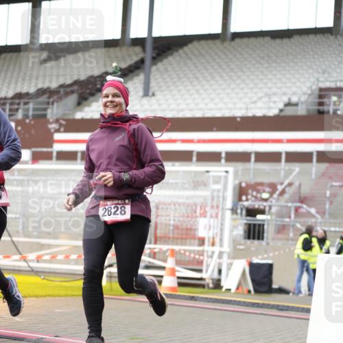 07.12.2025 - St. Pauli X-Mass-Run No. 15 Patografie http://msf.ph/oto/9391569 07.12.2025 10:38:56 Ziel 1250, 1255, 1417, 2827, 2828, 2943, 3061 meine-sportfotos.de