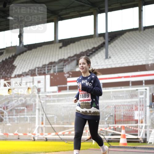 07.12.2025 - St. Pauli X-Mass-Run No. 15 Patografie http://msf.ph/oto/9391572 07.12.2025 10:39:18 Ziel 981, 1796, 1889 meine-sportfotos.de