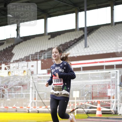 07.12.2025 - St. Pauli X-Mass-Run No. 15 Patografie http://msf.ph/oto/9391573 07.12.2025 10:39:18 Ziel 981, 1796, 1889 meine-sportfotos.de
