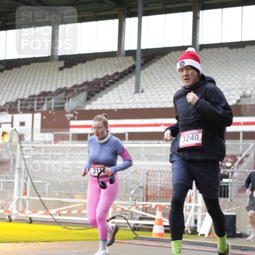 07.12.2025 - St. Pauli X-Mass-Run No. 15 Patografie http://msf.ph/oto/9391578 07.12.2025 10:39:25 Ziel 981, 1796, 1889, 2354, 2420, 3118, 3240, 3242 meine-sportfotos.de