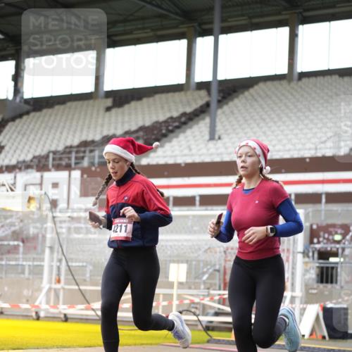 07.12.2025 - St. Pauli X-Mass-Run No. 15 Patografie http://msf.ph/oto/9391587 07.12.2025 10:39:33 Ziel 981, 1796, 1889, 2354, 2420, 2588, 3118, 3240, 3242, 4207, 4211 meine-sportfotos.de