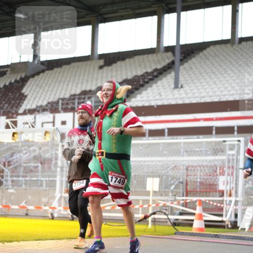 07.12.2025 - St. Pauli X-Mass-Run No. 15 Patografie http://msf.ph/oto/9391598 07.12.2025 10:39:51 Ziel 87, 108, 827, 1604, 1748, 1749, 2588, 2754 meine-sportfotos.de