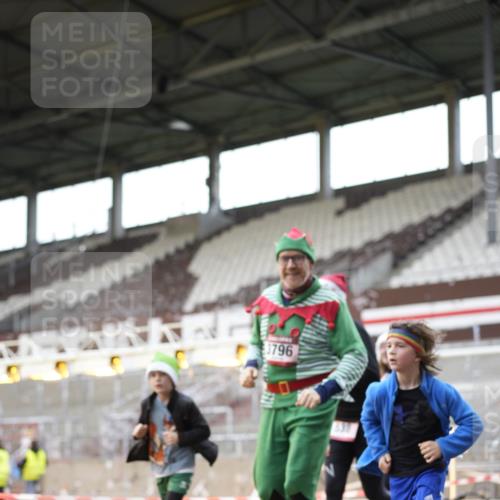 07.12.2025 - St. Pauli X-Mass-Run No. 15 Patografie http://msf.ph/oto/9391603 07.12.2025 10:40:05 Ziel 230, 538, 580, 827, 1748, 1749, 2754, 3796, 3797, 4874, 4878 meine-sportfotos.de