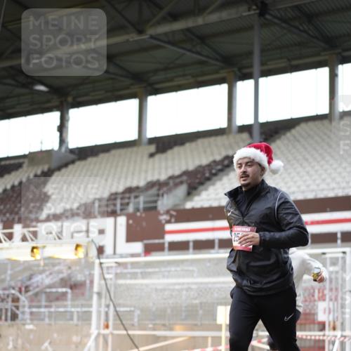 07.12.2025 - St. Pauli X-Mass-Run No. 15 Patografie http://msf.ph/oto/9391625 07.12.2025 10:40:26 Ziel 731, 735, 1457, 2169, 2594, 2916, 3161, 3164, 3244, 3407, 3408, 4041, 4304 meine-sportfotos.de