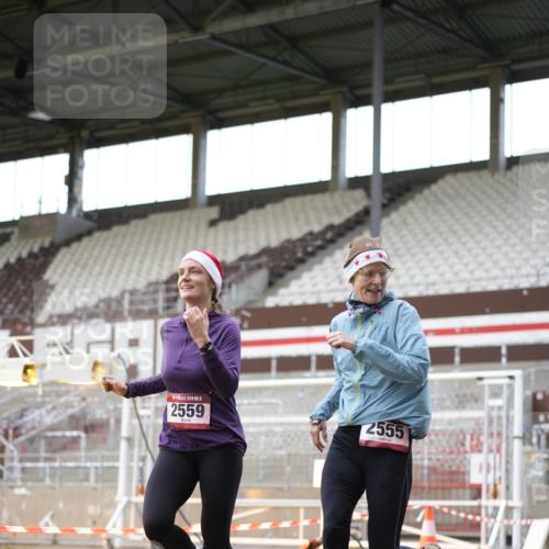 07.12.2025 - St. Pauli X-Mass-Run No. 15 Patografie http://msf.ph/oto/9391637 07.12.2025 10:40:38 Ziel 284, 406, 1457, 2555, 2559, 2594, 2916, 3244, 3407, 3408, 4041, 4304, 4856 meine-sportfotos.de