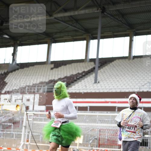 07.12.2025 - St. Pauli X-Mass-Run No. 15 Patografie http://msf.ph/oto/9391640 07.12.2025 10:40:45 Ziel 284, 288, 406, 1457, 2555, 2559, 3407, 4041, 4304, 4856, 4871 meine-sportfotos.de