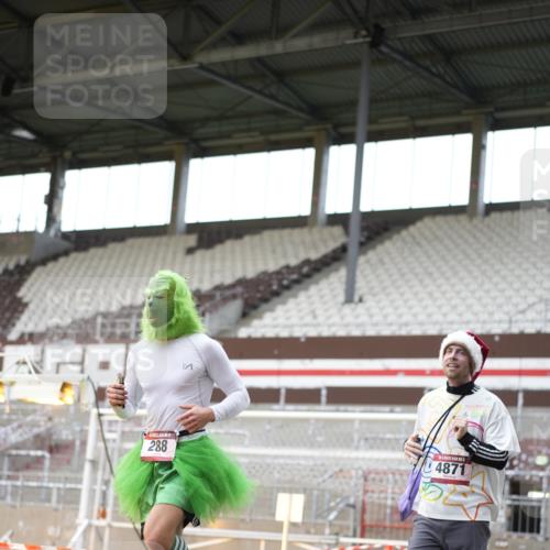 07.12.2025 - St. Pauli X-Mass-Run No. 15 Patografie http://msf.ph/oto/9391641 07.12.2025 10:40:46 Ziel 284, 288, 406, 1457, 2555, 2559, 3264, 3265, 4304, 4856, 4871 meine-sportfotos.de