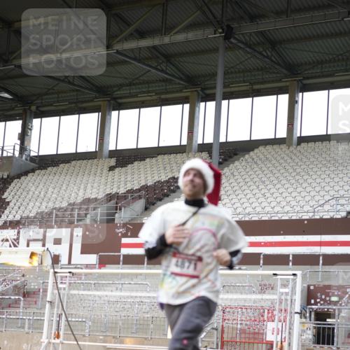 07.12.2025 - St. Pauli X-Mass-Run No. 15 Patografie http://msf.ph/oto/9391642 07.12.2025 10:40:46 Ziel 284, 288, 406, 1457, 2555, 2559, 3264, 3265, 4304, 4856, 4871 meine-sportfotos.de