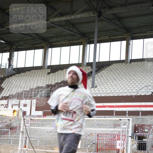 07.12.2025 - St. Pauli X-Mass-Run No. 15 Patografie http://msf.ph/oto/9391643 07.12.2025 10:40:46 Ziel 284, 288, 406, 1457, 2555, 2559, 3264, 3265, 4304, 4856, 4871 meine-sportfotos.de
