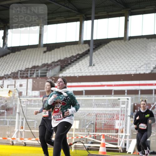 07.12.2025 - St. Pauli X-Mass-Run No. 15 Patografie http://msf.ph/oto/9391652 07.12.2025 10:40:57 Ziel 288, 449, 545, 952, 3264, 3265, 3951, 4773, 4856, 4871 meine-sportfotos.de