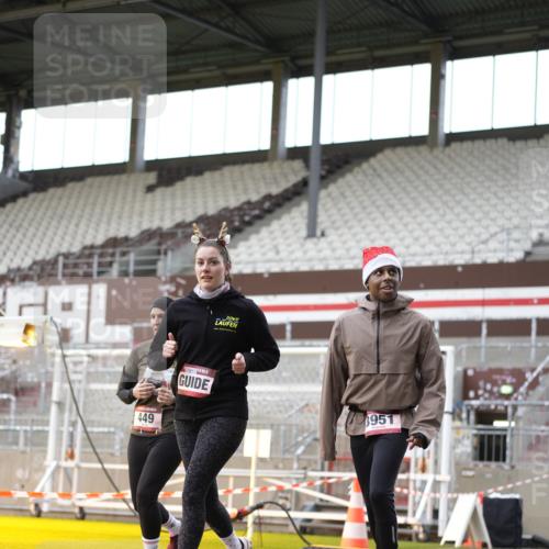 07.12.2025 - St. Pauli X-Mass-Run No. 15 Patografie http://msf.ph/oto/9391654 07.12.2025 10:40:58 Ziel 288, 449, 545, 952, 3264, 3265, 3951, 4773, 4871 meine-sportfotos.de