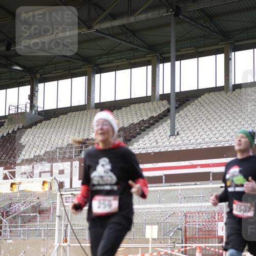 07.12.2025 - St. Pauli X-Mass-Run No. 15 Patografie http://msf.ph/oto/9391675 07.12.2025 10:41:19 Ziel 259, 575, 1153, 1275, 2330, 2331, 2507, 3047, 3392, 4617 meine-sportfotos.de