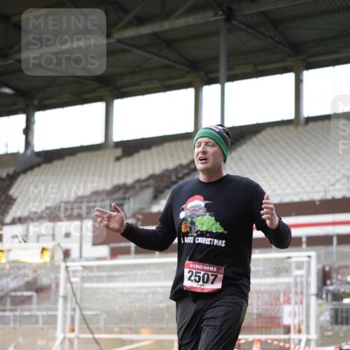 07.12.2025 - St. Pauli X-Mass-Run No. 15 Patografie http://msf.ph/oto/9391676 07.12.2025 10:41:19 Ziel 259, 575, 1153, 1275, 2330, 2331, 2507, 3047, 3392, 4617 meine-sportfotos.de
