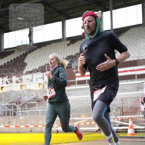 07.12.2025 - St. Pauli X-Mass-Run No. 15 Patografie http://msf.ph/oto/9391687 07.12.2025 10:41:37 Ziel 141, 279, 322, 1275, 2288, 2563, 3392 meine-sportfotos.de