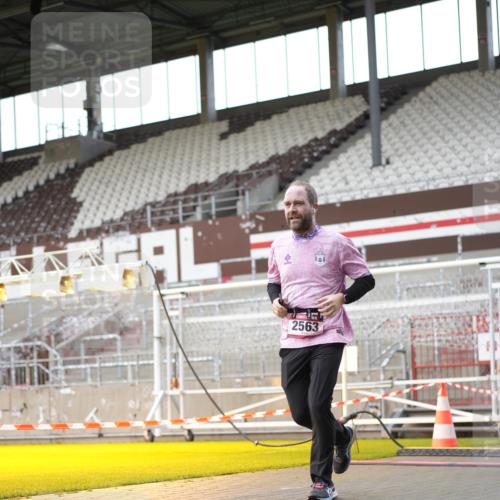 07.12.2025 - St. Pauli X-Mass-Run No. 15 Patografie http://msf.ph/oto/9391689 07.12.2025 10:41:39 Ziel 141, 279, 322, 1275, 2288, 2563, 3392 meine-sportfotos.de