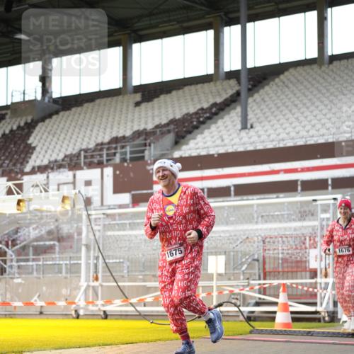 07.12.2025 - St. Pauli X-Mass-Run No. 15 Patografie http://msf.ph/oto/9391698 07.12.2025 10:41:53 Ziel 141, 322, 968, 1266, 1674, 1675, 1676, 2563, 2829, 2831 meine-sportfotos.de