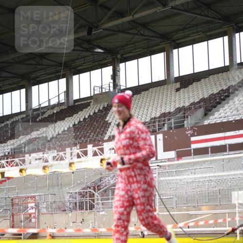 07.12.2025 - St. Pauli X-Mass-Run No. 15 Patografie http://msf.ph/oto/9391701 07.12.2025 10:41:55 Ziel 968, 1266, 1674, 1675, 1676, 2829, 2831 meine-sportfotos.de