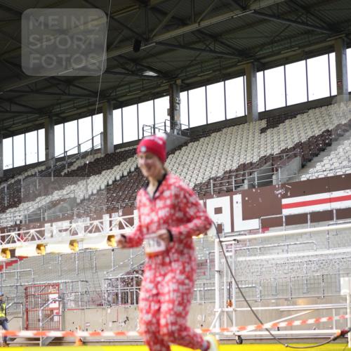 07.12.2025 - St. Pauli X-Mass-Run No. 15 Patografie http://msf.ph/oto/9391702 07.12.2025 10:41:55 Ziel 968, 1266, 1674, 1675, 1676, 2829, 2831 meine-sportfotos.de