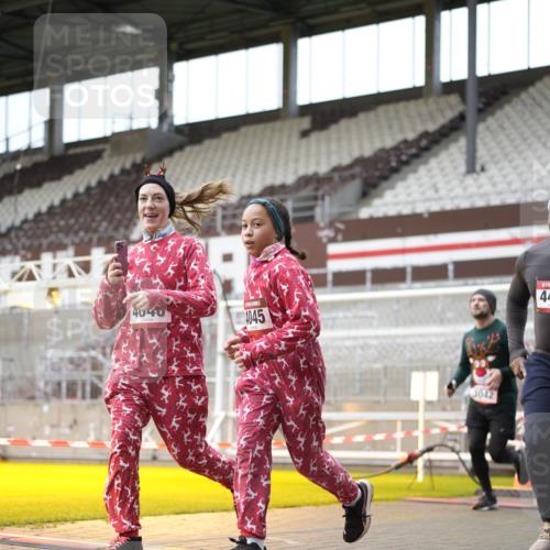 07.12.2025 - St. Pauli X-Mass-Run No. 15 Patografie http://msf.ph/oto/9391711 07.12.2025 10:42:06 Ziel 968, 1674, 1675, 1676, 2261, 3042, 4045, 4046, 4441, 4622 meine-sportfotos.de