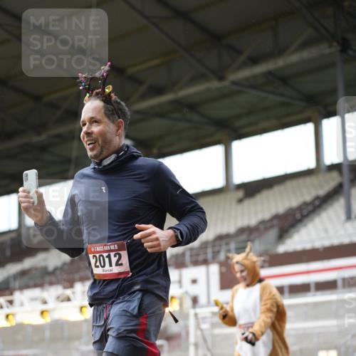 07.12.2025 - St. Pauli X-Mass-Run No. 15 Patografie http://msf.ph/oto/9391737 07.12.2025 10:42:26 Ziel 116, 519, 563, 1272, 1358, 1434, 1438, 2012, 2013, 2155, 2157, 2621, 2622, 2722, 2931, 3399, 4394 meine-sportfotos.de