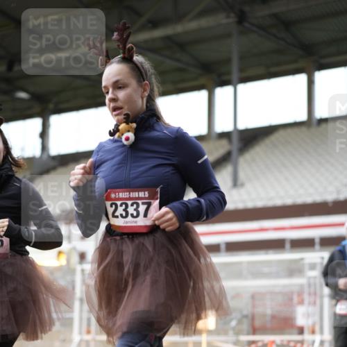 07.12.2025 - St. Pauli X-Mass-Run No. 15 Patografie http://msf.ph/oto/9391770 07.12.2025 10:42:54 Ziel 296, 598, 604, 1758, 2336, 2337, 2802, 2901, 3381, 4161, 4621, 4857 meine-sportfotos.de