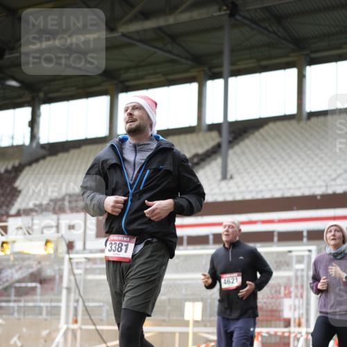07.12.2025 - St. Pauli X-Mass-Run No. 15 Patografie http://msf.ph/oto/9391773 07.12.2025 10:42:55 Ziel 296, 598, 604, 1758, 2336, 2337, 2802, 2901, 3381, 4161, 4621, 4857 meine-sportfotos.de