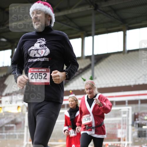 07.12.2025 - St. Pauli X-Mass-Run No. 15 Patografie http://msf.ph/oto/9391783 07.12.2025 10:43:05 Ziel 296, 1301, 1814, 1936, 2052, 2053, 2336, 2337, 2724, 2726, 2761, 2762, 2802, 2901, 3381, 4161, 4621 meine-sportfotos.de